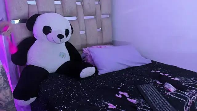 Watch StripChat's JulianaCarter JulianaCarter from StripChat