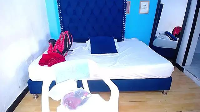 kinky_redhead18 from StripChat