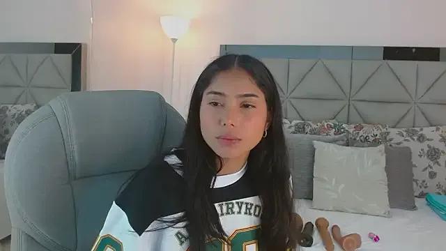 Sweet Milaa_Star_ wants you to fuck her body now Milaa_Star_ from StripChat