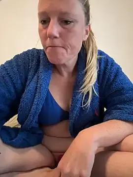 Cute MoniqueLaFee wants you to fuck their body now MoniqueLaFee from StripChat