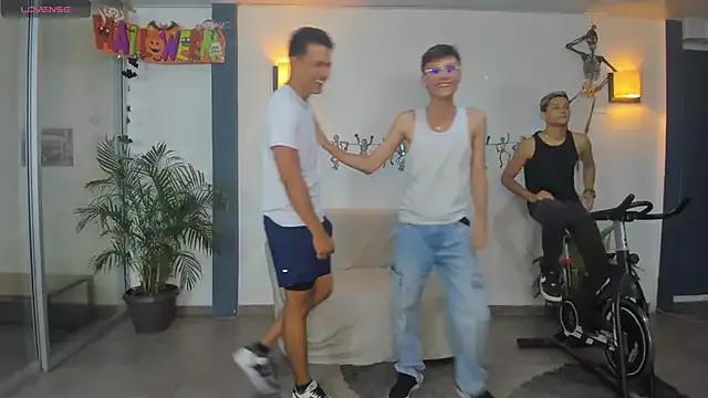 Masturbate to StripChat's Playhardsexx Playhardsexx from StripChat