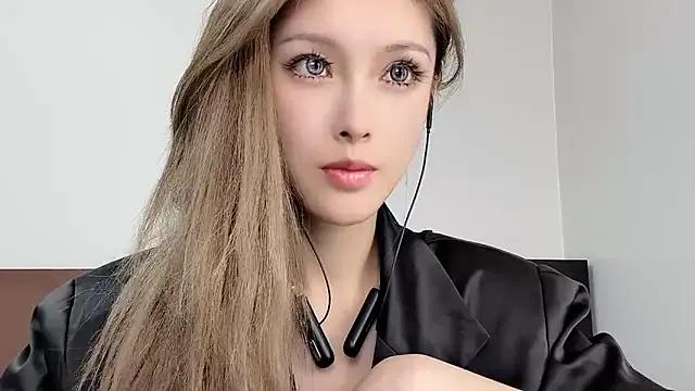 QiaoHui from StripChat