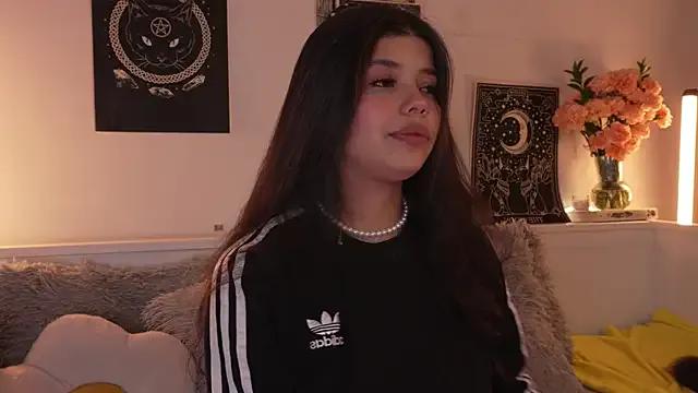 Sweet Sophieee_art wants you to fuck her body now sophieee_art from StripChat