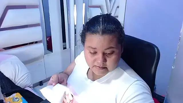 Masturbate to slutty camwhore ValenTitis ValenTitis from StripChat