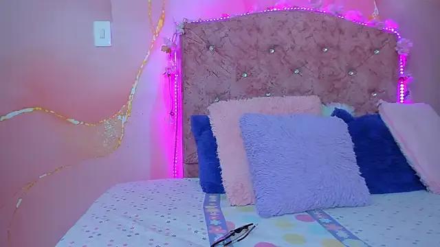 Explore StripChat's Violet_taylor_ violet_taylor_ from StripChat